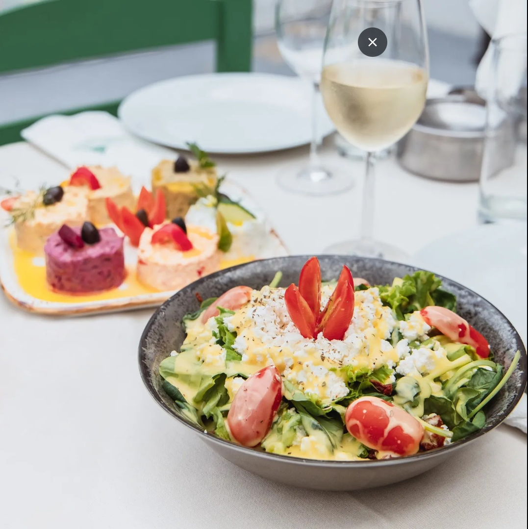 Greek salad — Armellada Taverna